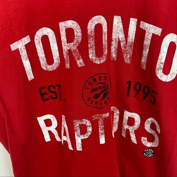 Toronto Raptors Short Sleeve Tee Red T-Shirt Size Medium Cotton Top Basket Ball - Picture 4 of 5
